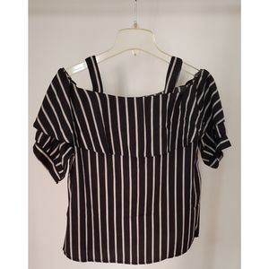 Cold shoulder ruffled short sleeves top